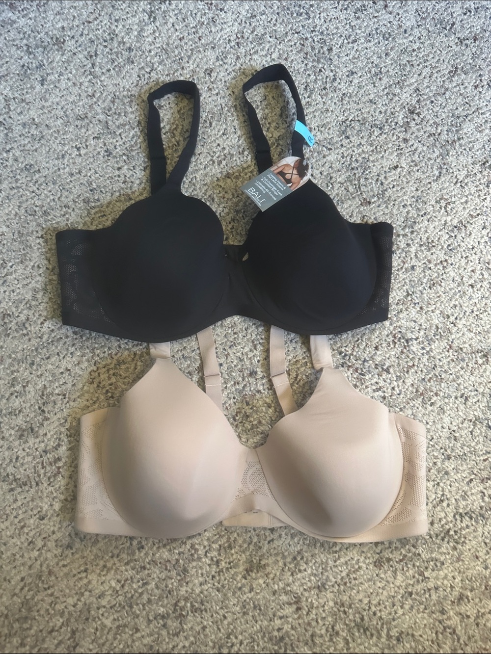 Bali 42C Seamless DF4580 T-Shirt Bra Duo - Black (new) & Nude (no tags/not worn)